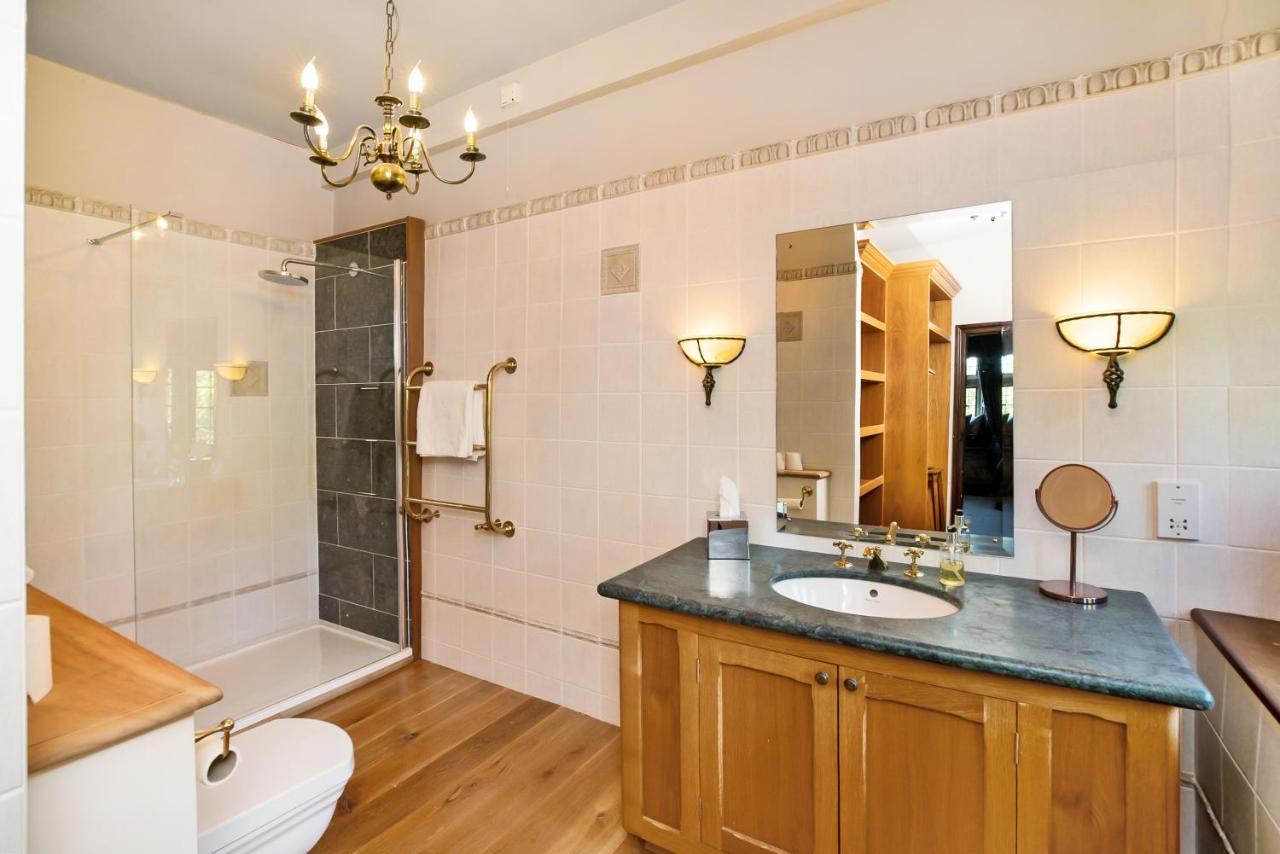 Bed & Breakfast Canonteign Manor *